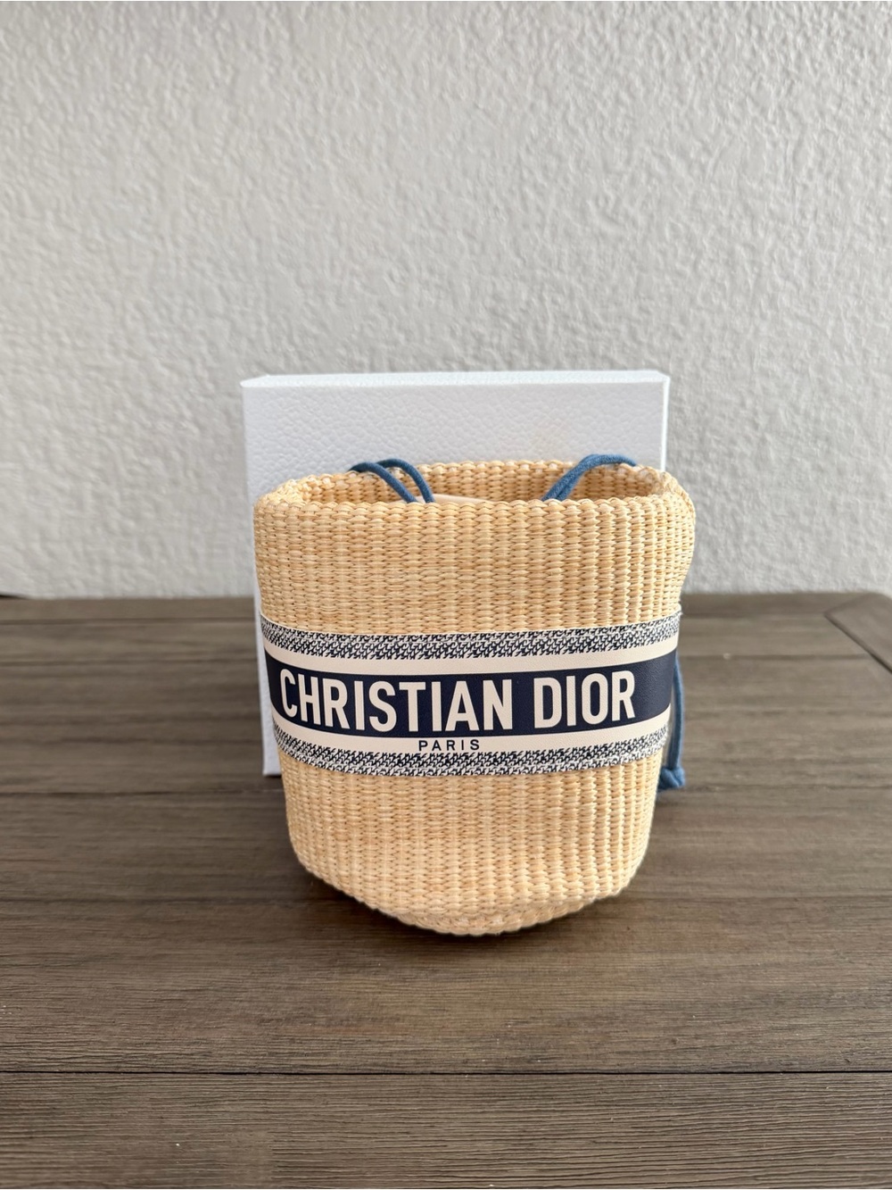 Dior vip gift Straw Bucket Bag with Blue Drawstrings - Picture 1 of 6